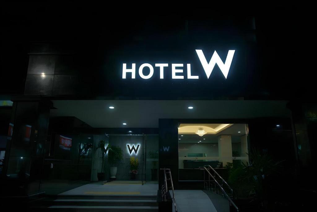 Hotel W ShinЧеджудо Экстерьер фото