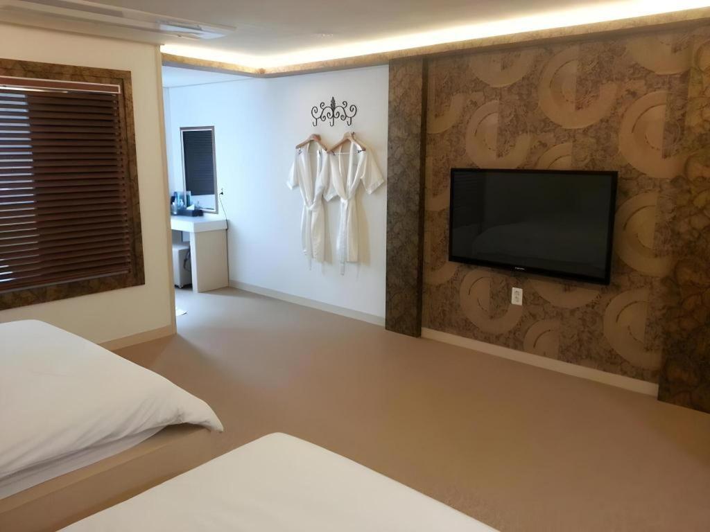 Hotel W ShinЧеджудо Экстерьер фото