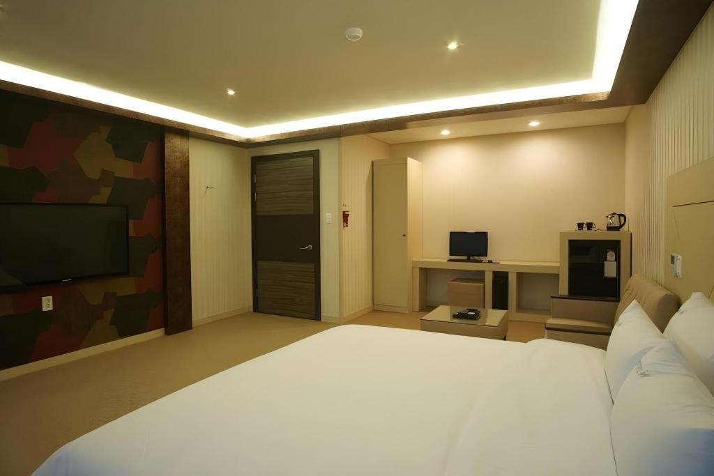 Hotel W ShinЧеджудо Экстерьер фото