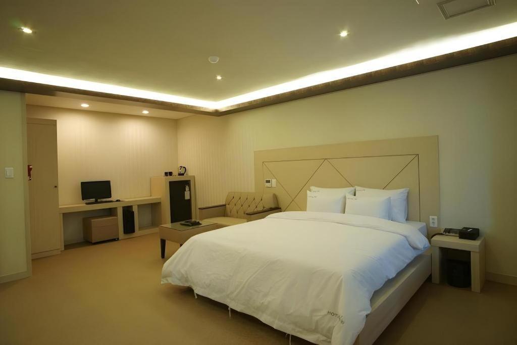 Hotel W ShinЧеджудо Экстерьер фото
